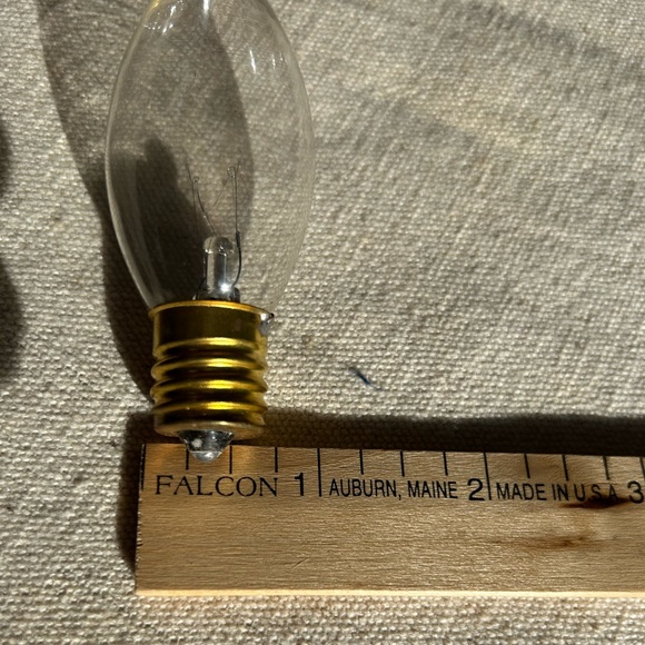 7 pks of 4 ea C-9 Clear transparent Christmas Replacement Bulbs indoor/Outdoor - Picture 2 of 6